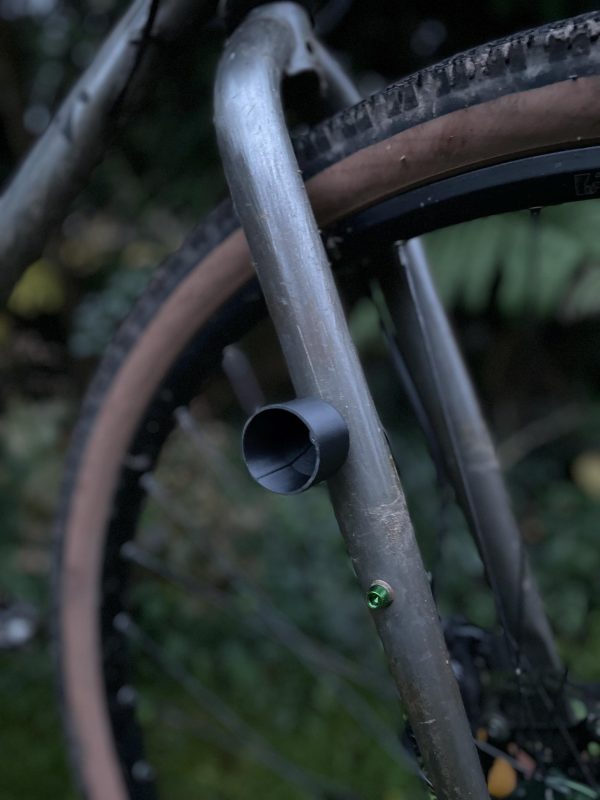 Licht Befestigung an Gabel. Für Batterielicht 31,8 & 22mm Gravel Bikepacking – Bild 2