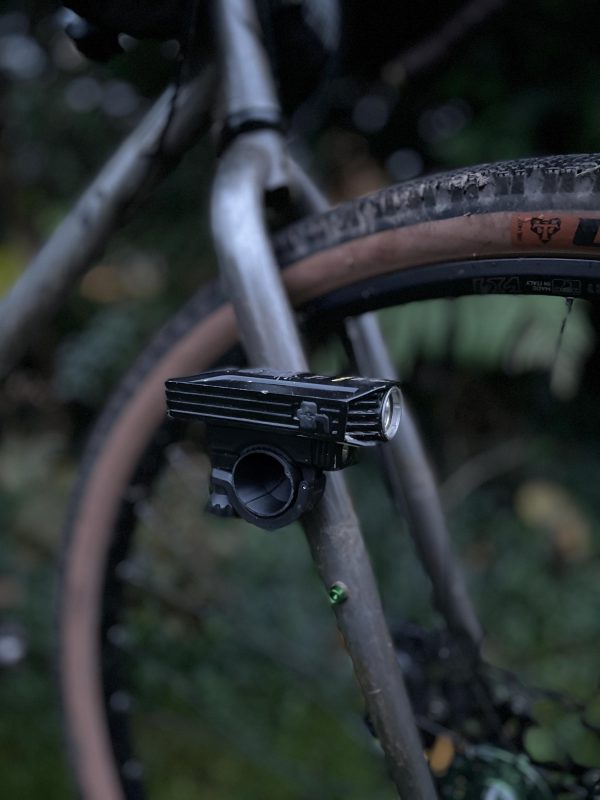 Licht Befestigung an Gabel. Für Batterielicht 31,8 & 22mm Gravel Bikepacking